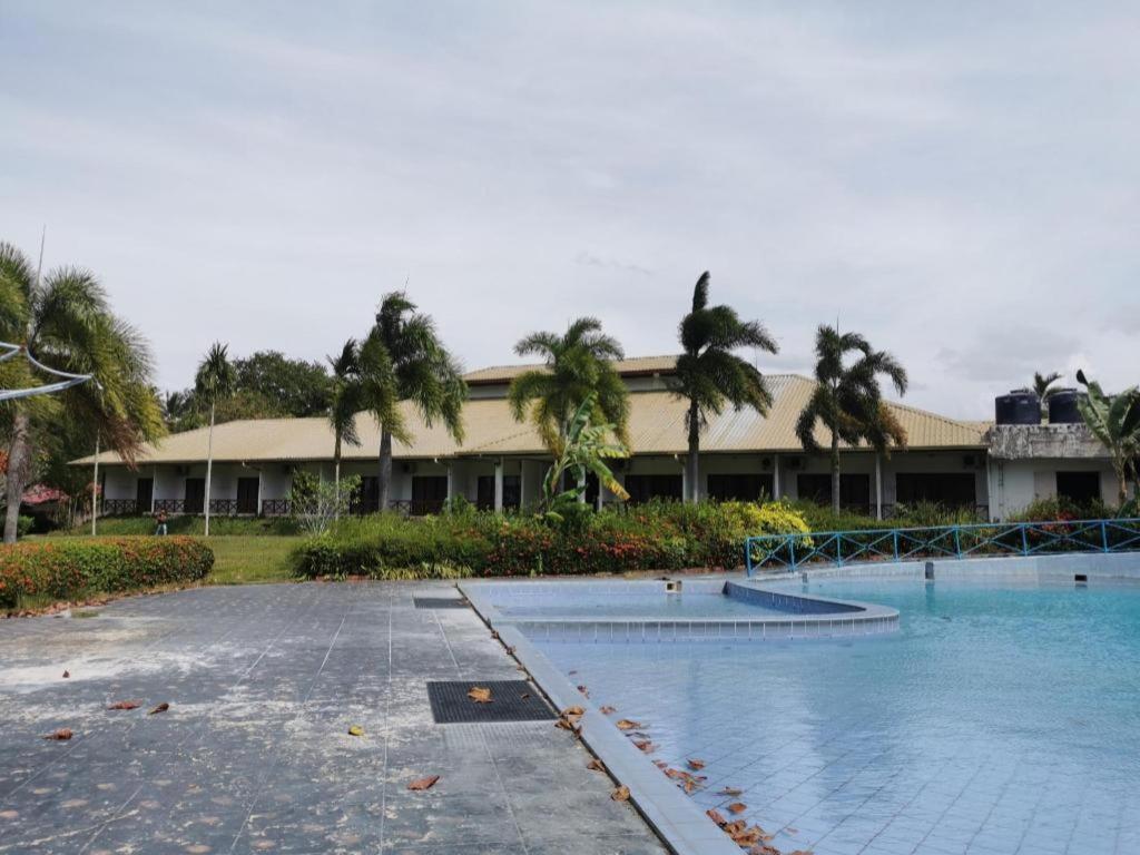 Oyo 89972 Borneo Paradise Beach Hotel Kota Kinabalu Buitenkant foto