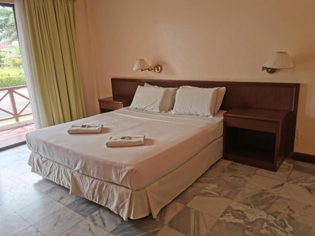 Oyo 89972 Borneo Paradise Beach Hotel Kota Kinabalu Buitenkant foto